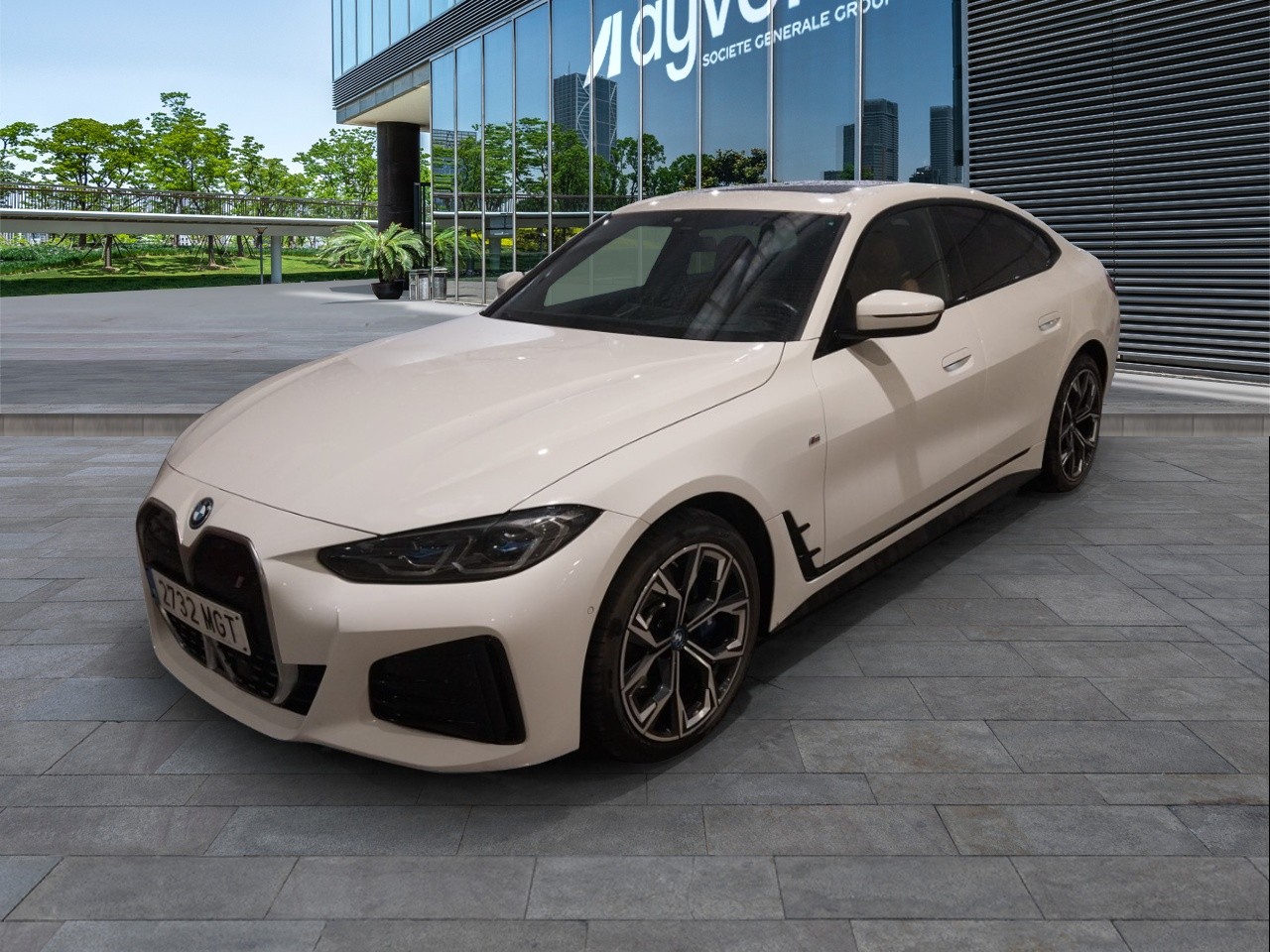 BMW i4